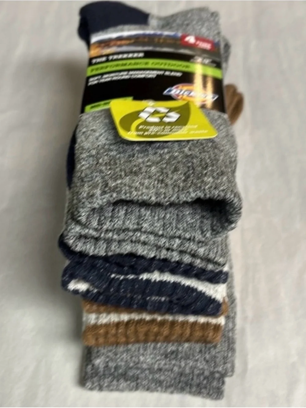 New Dickies Socks Men’s 4 Pair Performance Outdoor Mid-Weight Casual Socks Gray